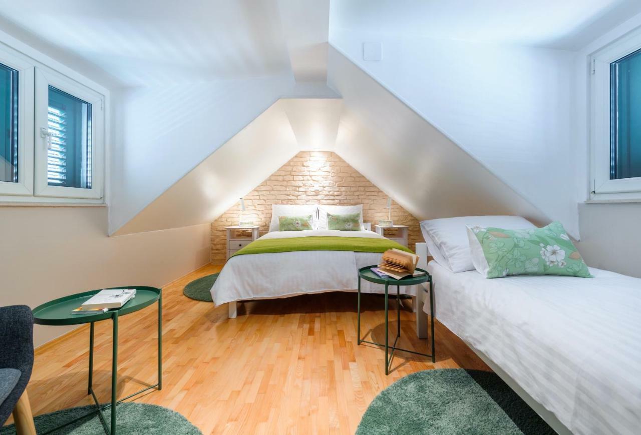Mak Apartment Split